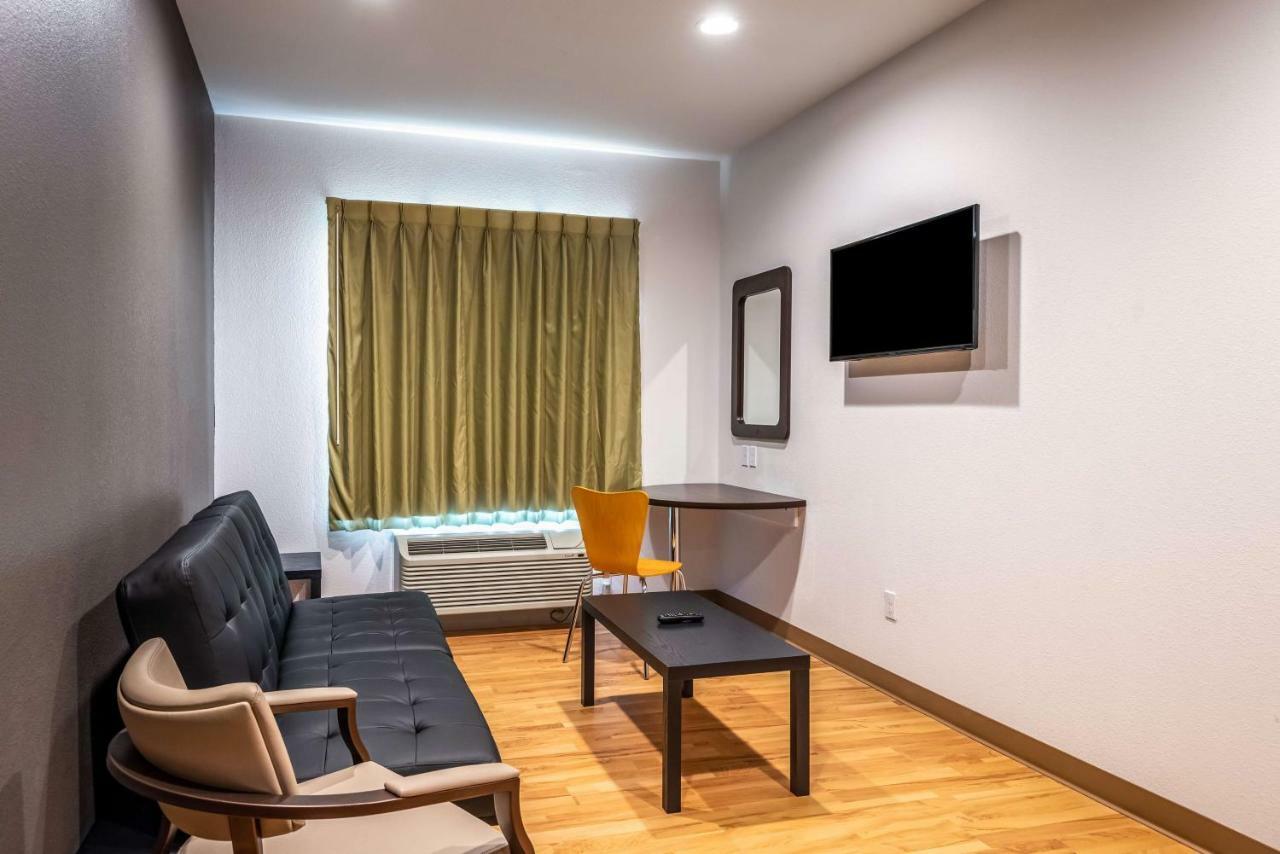 Studio 6 לייק צ'ארלס מראה חיצוני תמונה